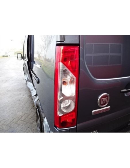 Feu arrière gauche Fiat Scudo ap. 2006 ( sans porte-ampoules )